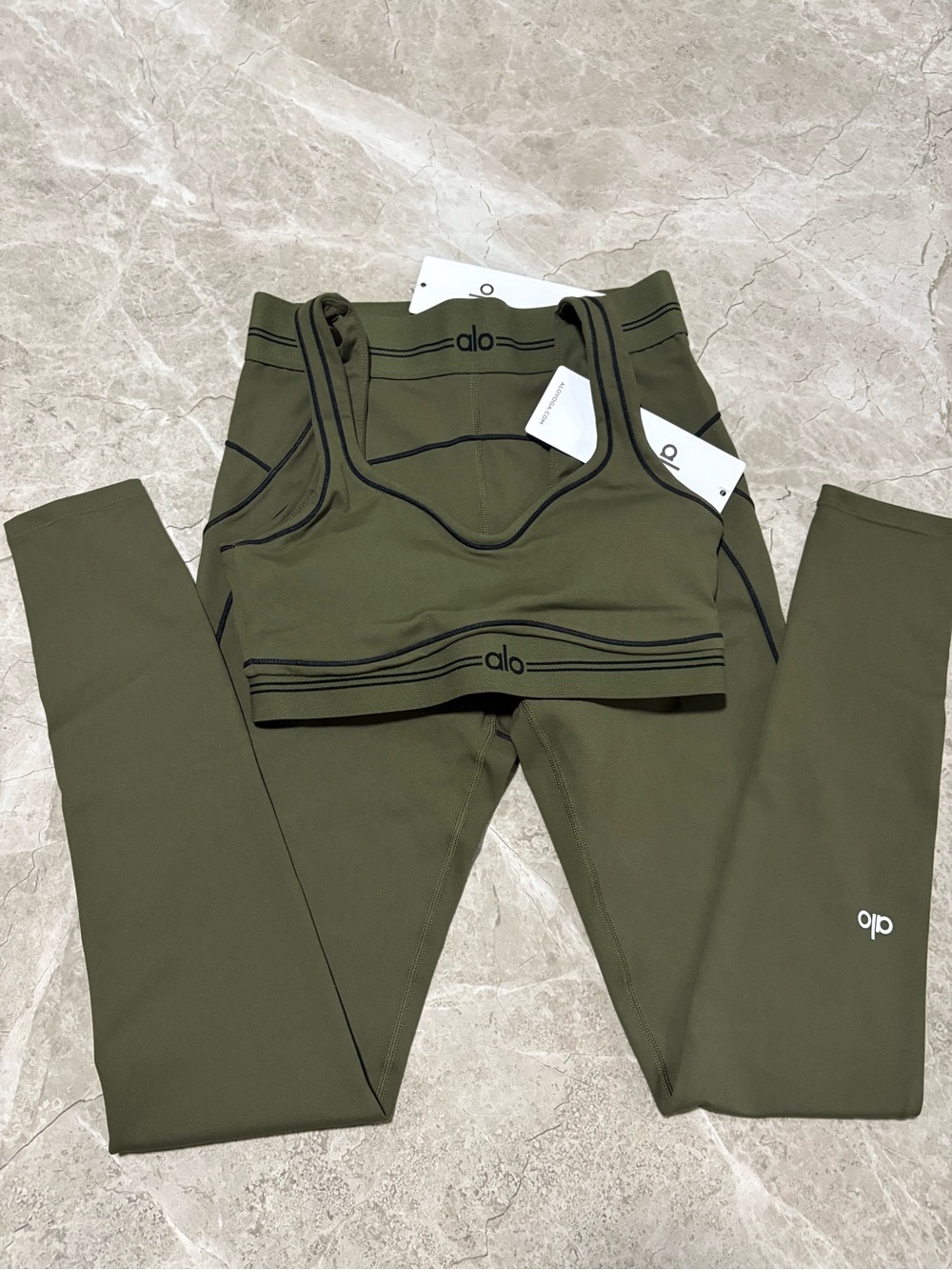 ALO Yoga Olive Green High-Rise Leggings & Matching Sports Bra Set - Picture 5 of 7